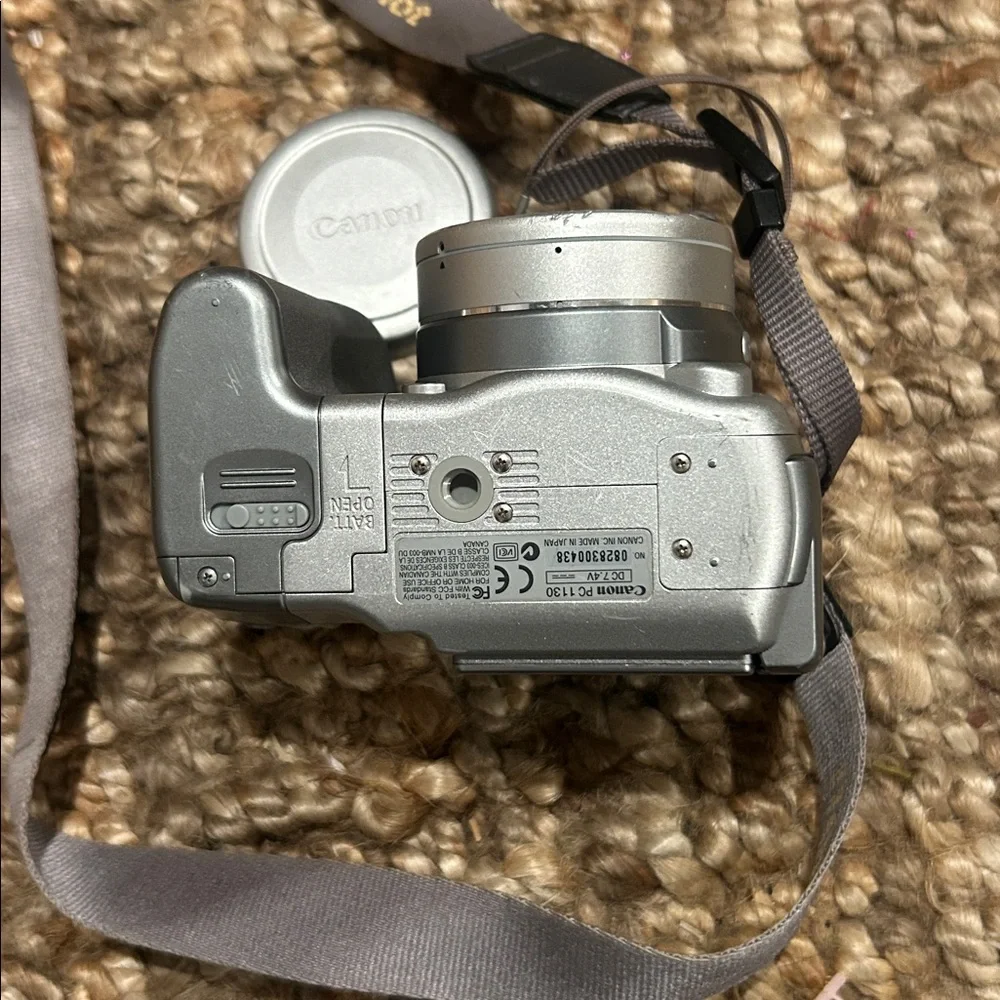 Canon PowerShot S2 IS 5.0MP 12x Digital Camera Silver w/ Vlog Flip-Viewer